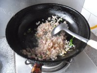 家常菜肉末炒四季豆做法图解9)