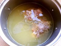 鲜浓速冻牛尾汤做法图解4)