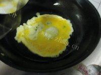 绿色食物之香椿炒鸡蛋的做法图解四