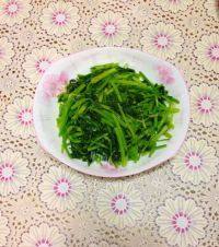 香脆的炒芹菜