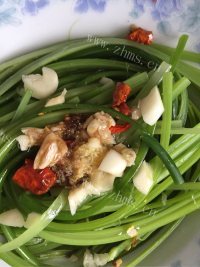 家常菜手撕蒜苔