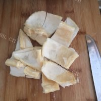 回味无穷的榴莲壳排骨汤做法图解2)