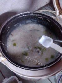美味早餐香菇肉末粥