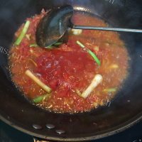 美味的酸汤鱼做法图解6)