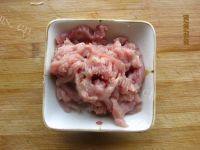 金针菇炒肉做法图解3)