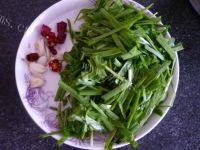 营养丰富的韭菜炒绿豆芽做法图解2)