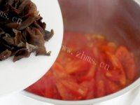 美味的番茄鱼丸豆腐汤做法图解5)