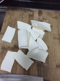 家常菜韭菜炒豆腐做法图解1)