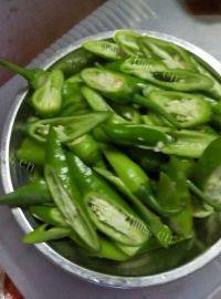 家常菜辣椒炒豆腐干做法图解1)