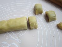 自制豆沙一口酥做法图解6)