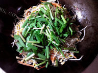 家常菜素炒豆芽做法图解4)