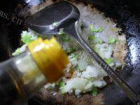 香葱白菜炒饭做法图解5)