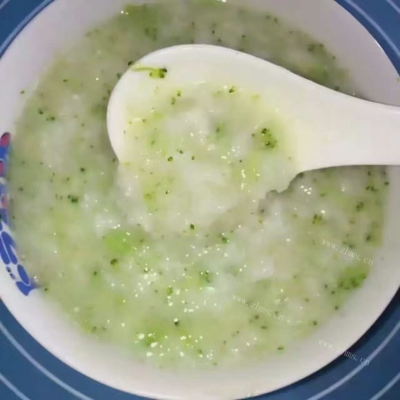 新颖的咸蛋西兰花粥