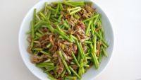 家常菜蒜苔炒肉丝