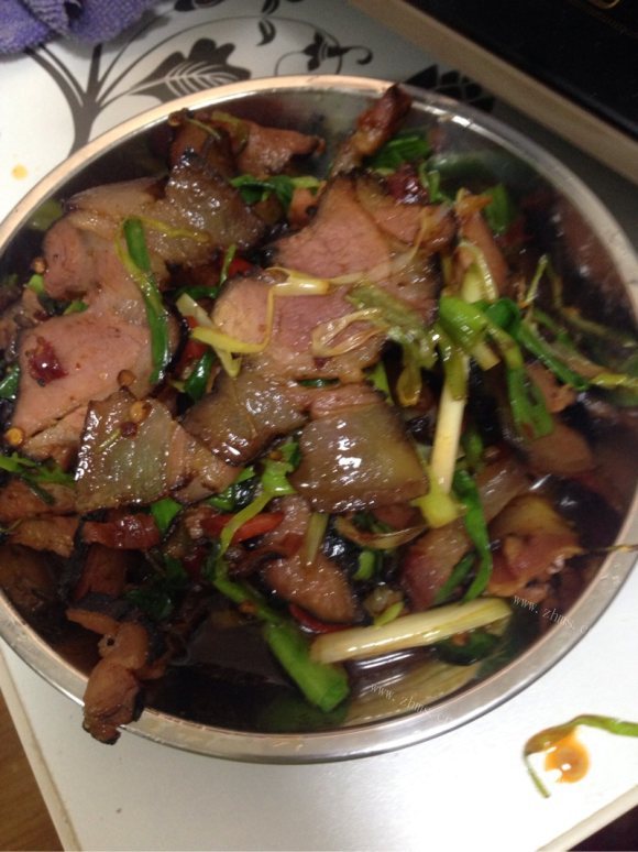 美味的蒜苗炒腊肉