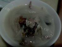鲜美的萝卜丝鲫鱼汤