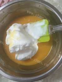 自制炼乳棉花蛋糕做法图解8)