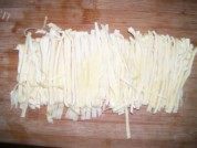 凉拌豆皮做法图解2)