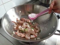 香飘十里的炒虾做法图解4)