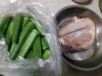 家常菜秋葵炒肉片做法图解1)