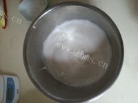 好吃的香蕉蔓越莓戚风做法图解5)