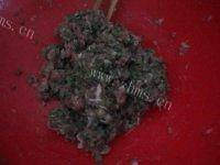 色味俱佳的芹菜猪肉馅饼做法图解6)