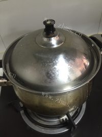 色香味俱全的皮蛋瘦肉粥做法图解12)