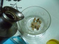 甘甜补水菊花茶做法图解4)