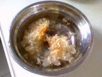 美味的雪耳绿豆粥做法图解2)