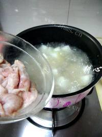 自制猪颈肉冬瓜汤做法图解6)