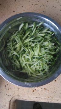 开胃的金针菇拌黄瓜做法图解4)