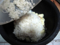 美味的腊肉土豆焖锅巴饭的做法图解五