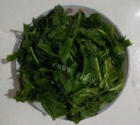 家常菜菠菜炒鸡蛋做法图解1)