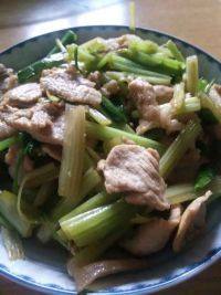 家常菜芹菜炒肉