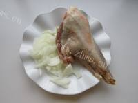 美味的羊腿把子抓饭做法图解3)