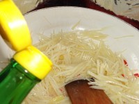 家常土豆丝做法图解9)