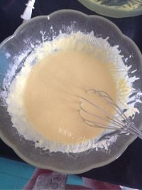 珍馐美味的酸奶蛋糕做法图解4)