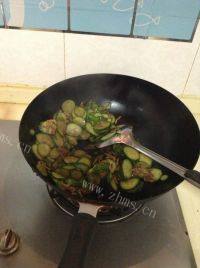 老爸的黄瓜炒肉