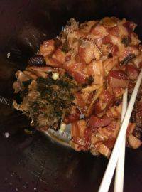 美味的咸干菜烧肉做法图解4)