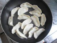 自己做的三鲜煎饺做法图解9)