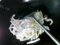 美味的乌鱼炒韭菜做法图解4)