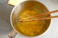 美味鸡蛋芝士吐司饺做法图解2)
