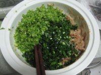 简单的韭菜猪肉饺做法图解4)