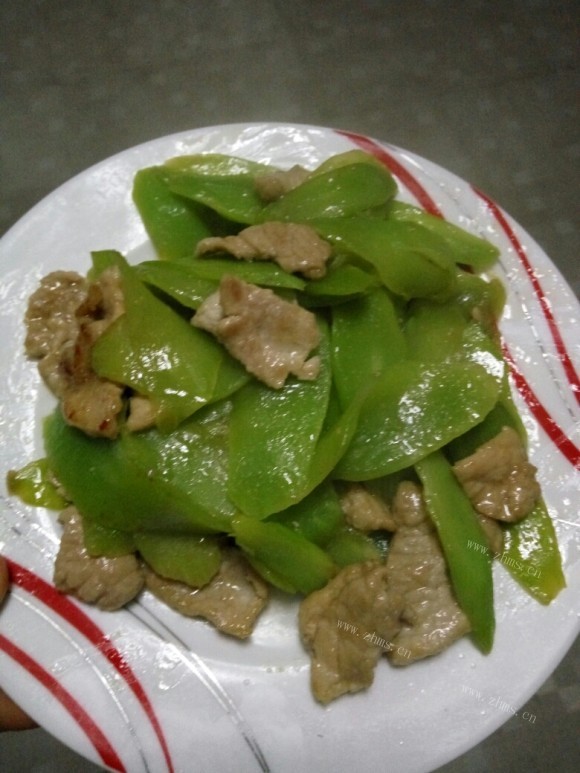 营养丰富的莴笋炒肉