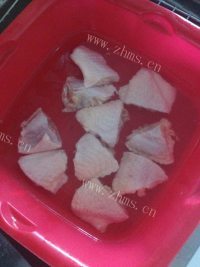 珍馐美味的腐乳豆豉蒸鸡做法图解1)