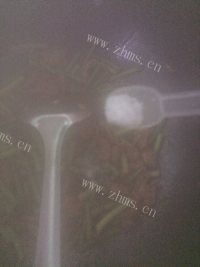 DIY蒜苔炒肉做法图解9)