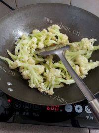 极致的炒花菜做法图解7)