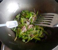 自制芹菜炒肉片