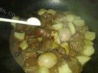 「DIY」红烧肉炖土豆做法图解6)