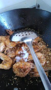 百吃不厌的避风塘炒虾